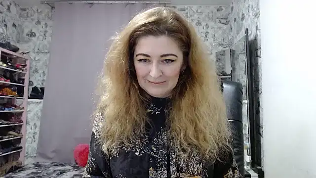 Snapshot of Helen1974 chatting on 15, 1, 2025 Helen1974 online show from 15, 1, 2025