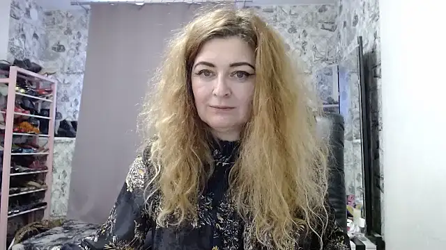 Snapshot of Helen1974 chatting on 15, 1, 2025 Helen1974 online show from 15, 1, 2025