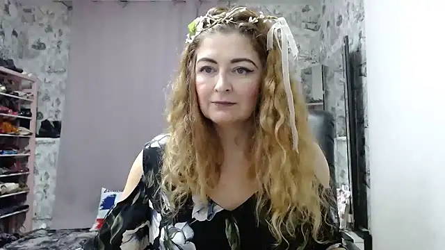 Snapshot of Helen1974 chatting on 22, 1, 2025 Helen1974 online show from 22, 1, 2025