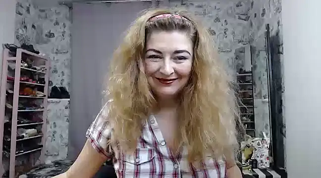 Snapshot of Helen1974 chatting on 28, 1, 2025 Helen1974 online show from 28, 1, 2025