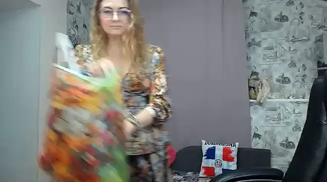 Snapshot of Helen1974 chatting on 5, 2, 2025 Helen1974 online show from 5, 2, 2025