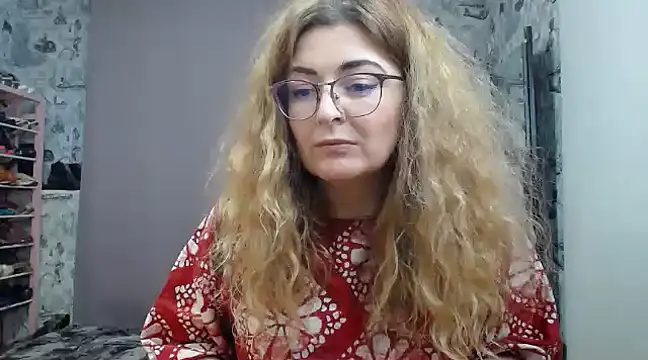 Snapshot of Helen1974 chatting on 12, 2, 2025 Helen1974 online show from 12, 2, 2025