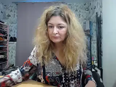 Snapshot of Helen1974 chatting on 25, 2, 2025 Helen1974 online show from 25, 2, 2025