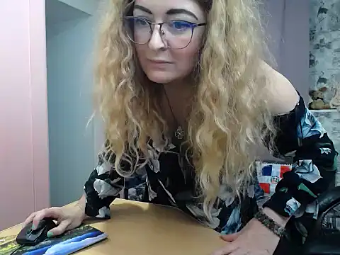 Snapshot of Helen1974 chatting on 5, 3, 2025 Helen1974 online show from 5, 3, 2025