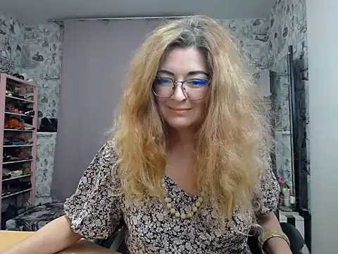 Snapshot of Helen1974 chatting on 12, 3, 2025 Helen1974 online show from 12, 3, 2025