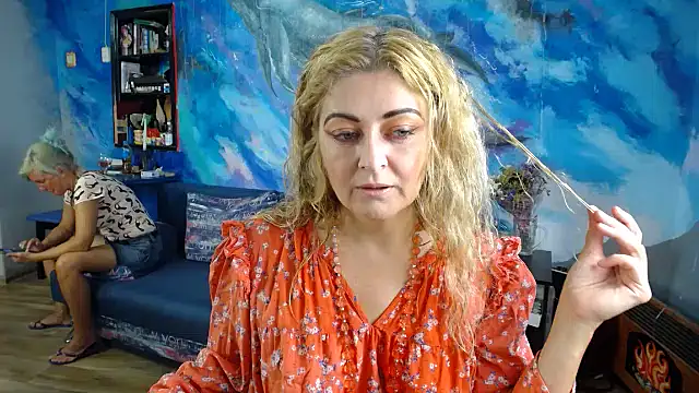 Snapshot of Helen1974 chatting on 20, 9, 2025 Helen1974 online show from 20, 9, 2025