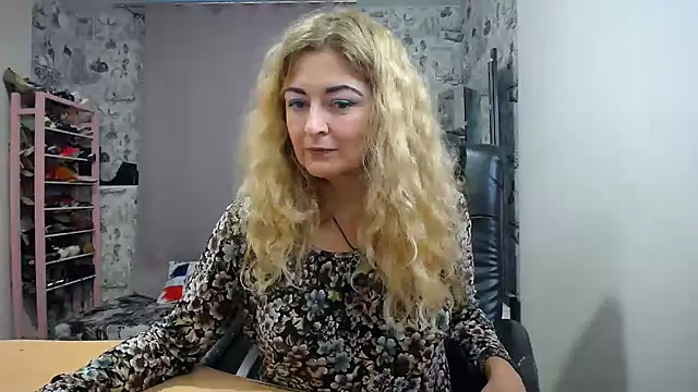 Snapshot of Helen1974 chatting on 22, 10, 2025 Helen1974 online show from 22, 10, 2025