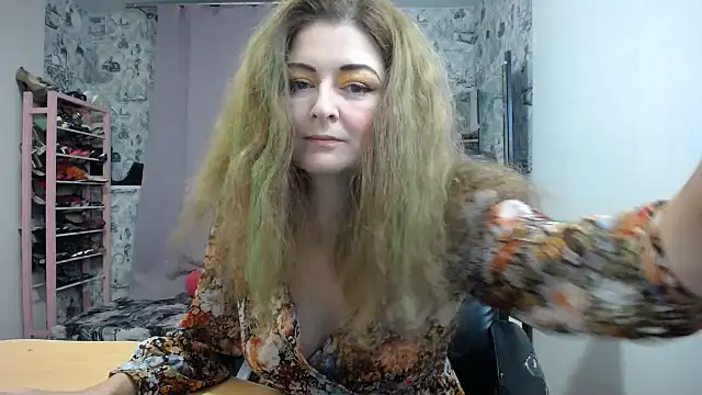 Snapshot of Helen1974 chatting on 11, 1, 2026 Helen1974 online show from 11, 1, 2026