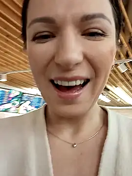 Brilliant-Queen1 online show from 12, 1, 2025