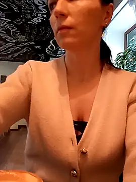 Brilliant-Queen1 online show from 13, 2, 2025