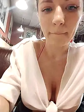 Brilliant-Queen1 online show from 23, 10, 2025