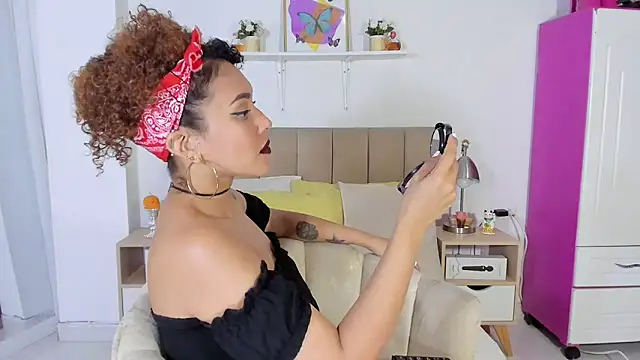 Zoe Gruber online show from 21, 3, 2026