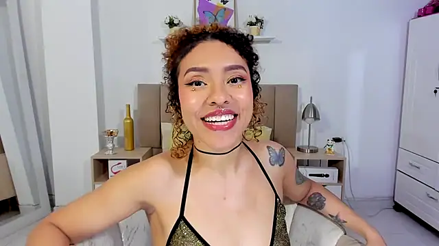 Snapshot of Zoe_Gruber chatting on 25, 6, 2026 Zoe Gruber online show from 25, 6, 2026