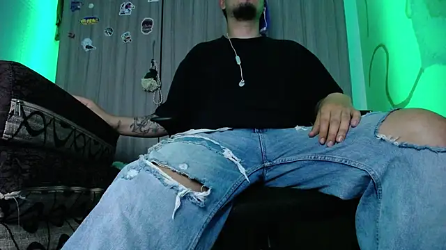 Snapshot of zacwatson_ chatting on 20, 12, 2024 zacwatson online show from 20, 12, 2024