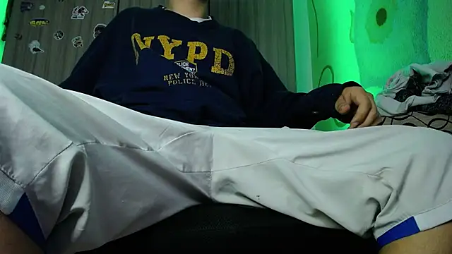 Snapshot of zacwatson_ chatting on 24, 12, 2024 zacwatson online show from 24, 12, 2024