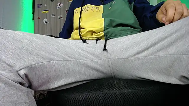 Snapshot of zacwatson_ chatting on 28, 12, 2024 zacwatson online show from 28, 12, 2024