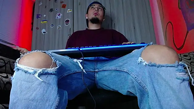 Snapshot of zacwatson_ chatting on 30, 12, 2024 zacwatson online show from 30, 12, 2024