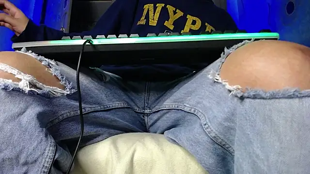 Snapshot of zacwatson_ chatting on 17, 2, 2025 zacwatson online show from 17, 2, 2025