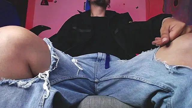 Snapshot of zacwatson_ chatting on 20, 10, 2025 zacwatson online show from 20, 10, 2025