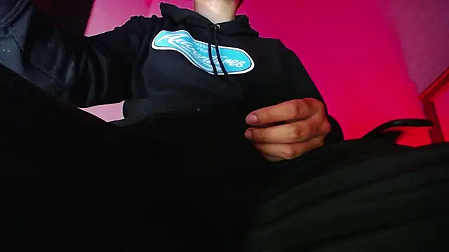 Snapshot of zacwatson_ chatting on 4, 11, 2025 zacwatson online show from 4, 11, 2025