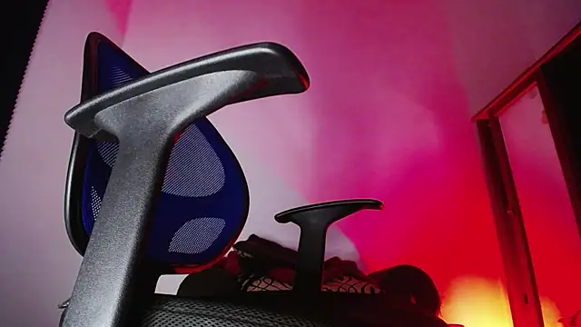 Snapshot of zacwatson_ chatting on 5, 11, 2025 zacwatson online show from 5, 11, 2025