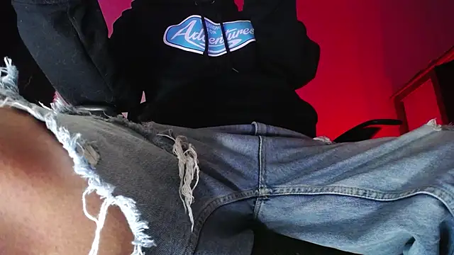 Snapshot of zacwatson_ chatting on 18, 11, 2025 zacwatson online show from 18, 11, 2025