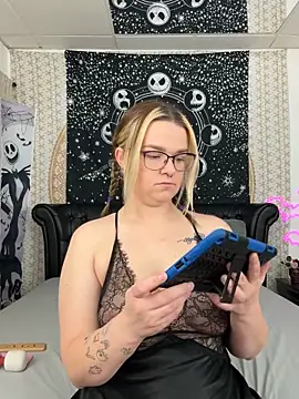 Snapshot of DaisieMaeXO chatting on 3, 1, 2025 DaisieMaeXO online show from 3, 1, 2025