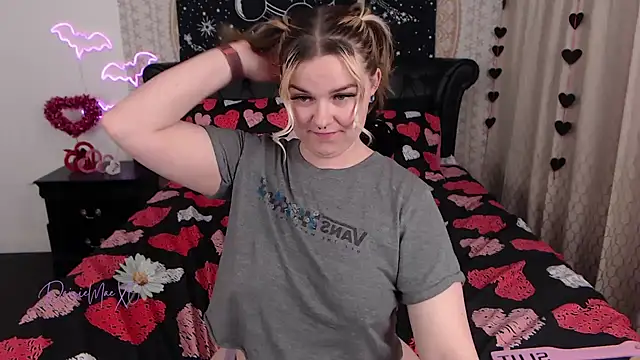 Snapshot of DaisieMaeXO chatting on 12, 2, 2025 DaisieMaeXO online show from 12, 2, 2025