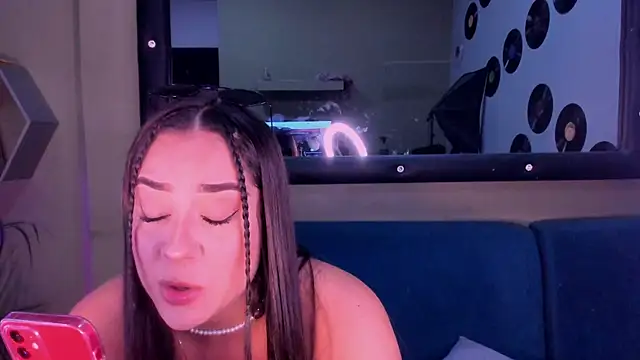 Snapshot of Sussy_Bell01 chatting on 16, 12, 2024 Sussy Bell01 online show from 16, 12, 2024