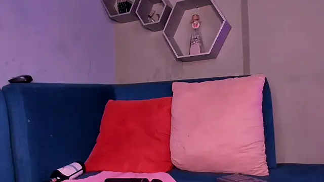 Snapshot of Sussy_Bell01 chatting on 27, 2, 2025 Sussy Bell01 online show from 27, 2, 2025