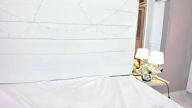 Lilly 2809  online show from 12, 11, 2025