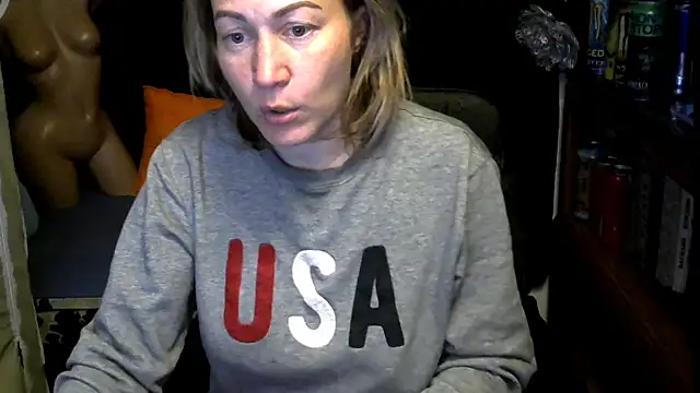 wLESLYMOSw online show from 14, 11, 2025