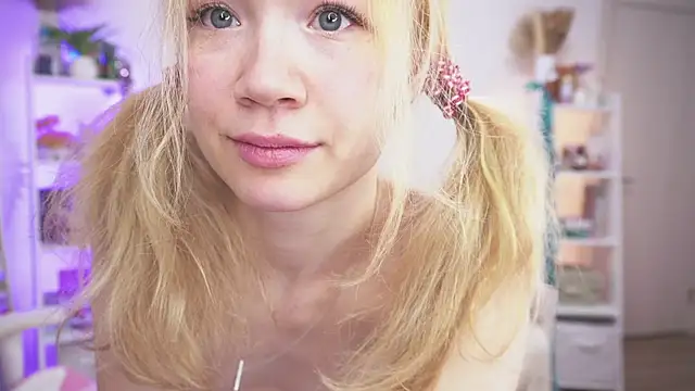 Lily Young online show from 27, 12, 2024