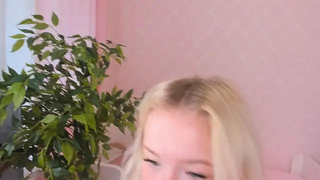 Lily Young online show from 28, 7, 2026