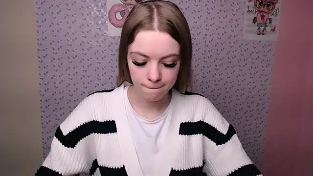 AliceFlirtt  online show from 6, 1, 2025