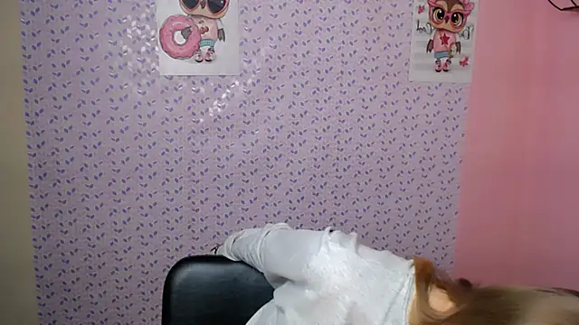 AliceFlirtt  online show from 8, 1, 2025