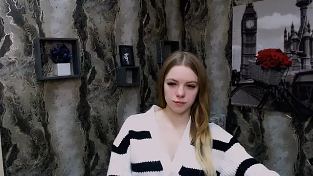 AliceFlirtt  online show from 25, 1, 2025