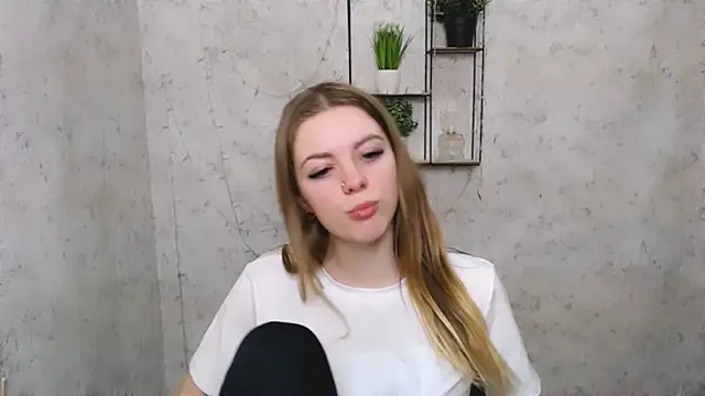 AliceFlirtt  online show from 12, 3, 2025