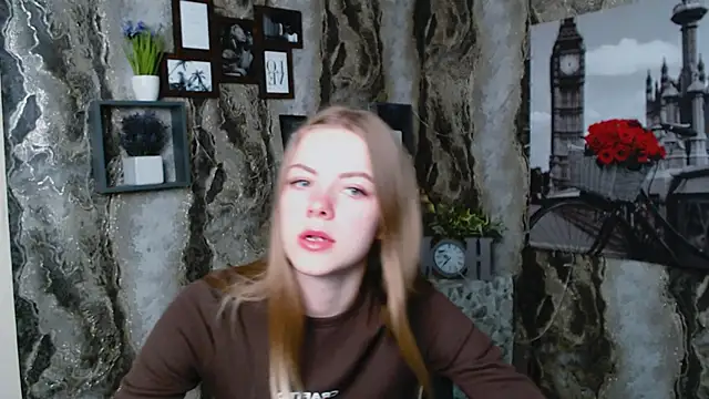 AliceFlirtt  online show from 22, 9, 2025