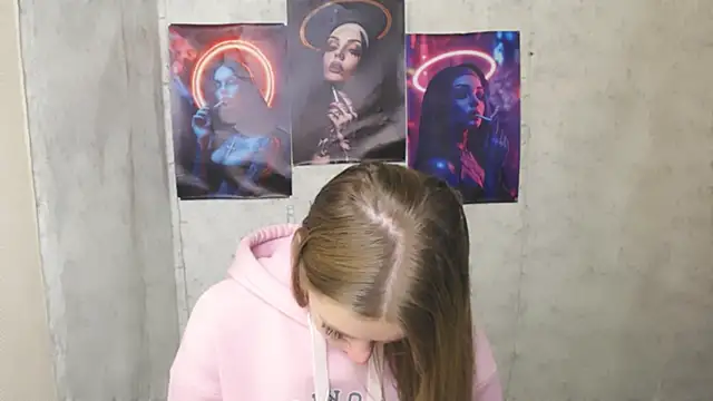 AliceFlirtt  online show from 11, 11, 2025