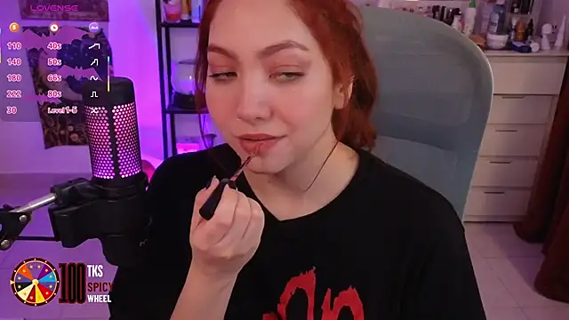 LilyVelvett online show from 22, 10, 2025