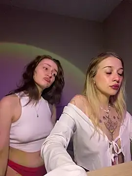 Dooubletroublee online show from 5, 3, 2025