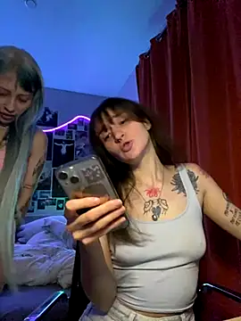 Dooubletroublee online show from 25, 10, 2025