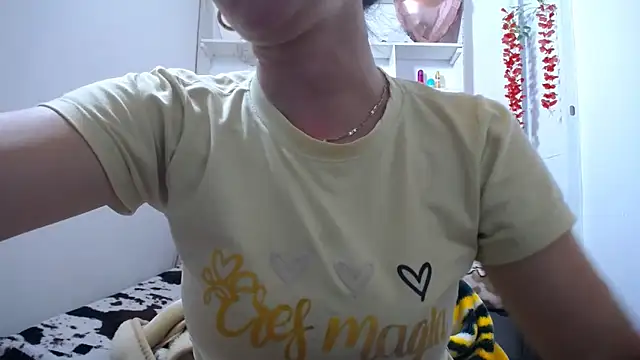 Luna girlhot  online show from 6, 2, 2026