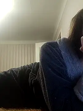 emeli moon online show from 17, 2, 2025