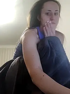 emeli moon online show from 28, 2, 2025