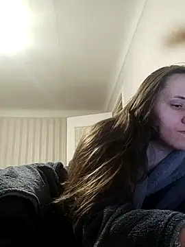 emeli moon online show from 28, 2, 2025