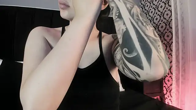 Snapshot of Adeelinee chatting on 21, 2, 2026 Adeelinee online show from 21, 2, 2026