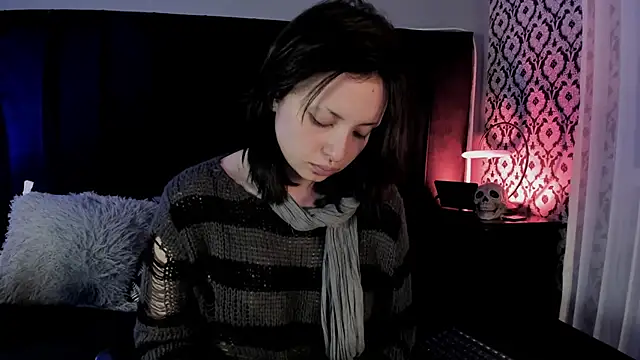 Adeelinee online show from 30, 4, 2026