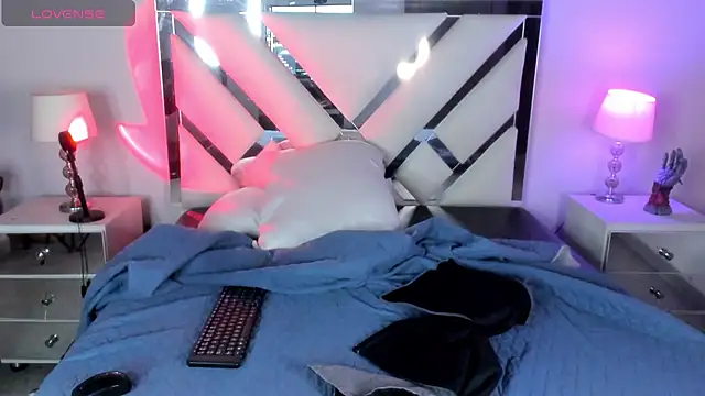 AnyyJones online show from 21, 2, 2025